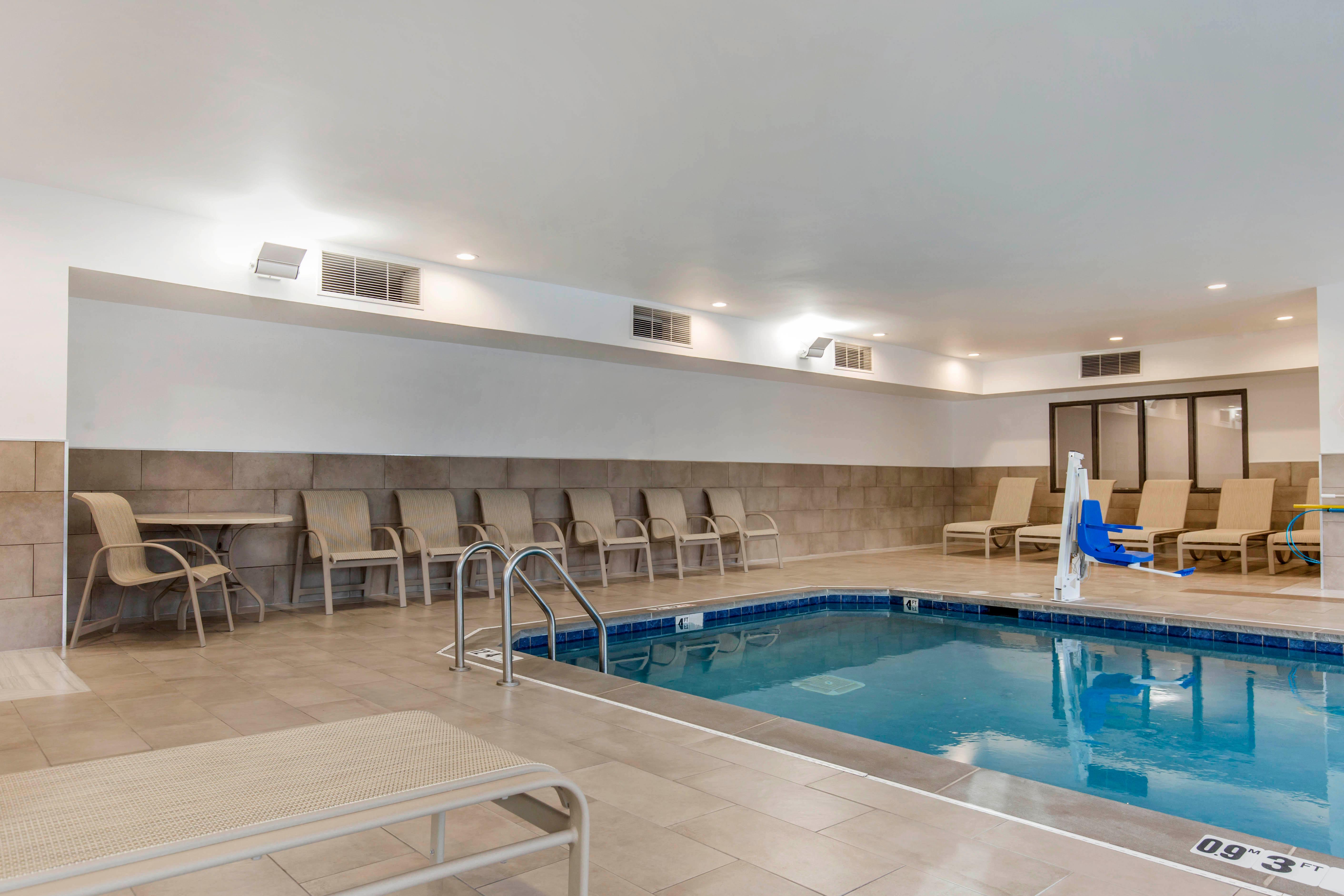 Holiday Inn Express And Suites Chicago West - St Charles By Ihg Сент-Чарльз Экстерьер фото