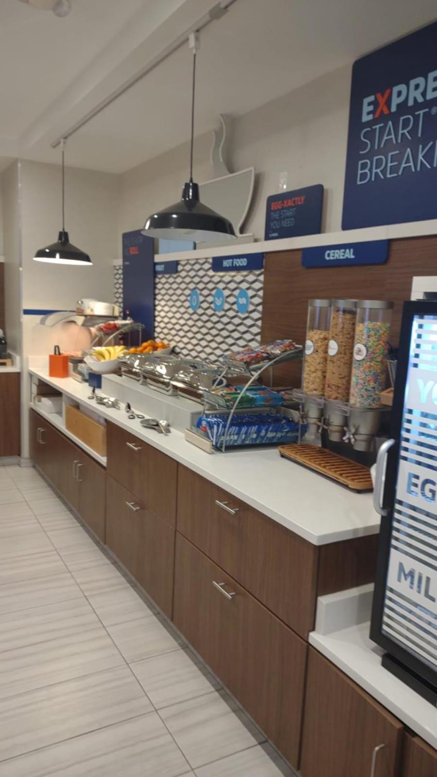 Holiday Inn Express And Suites Chicago West - St Charles By Ihg Сент-Чарльз Экстерьер фото