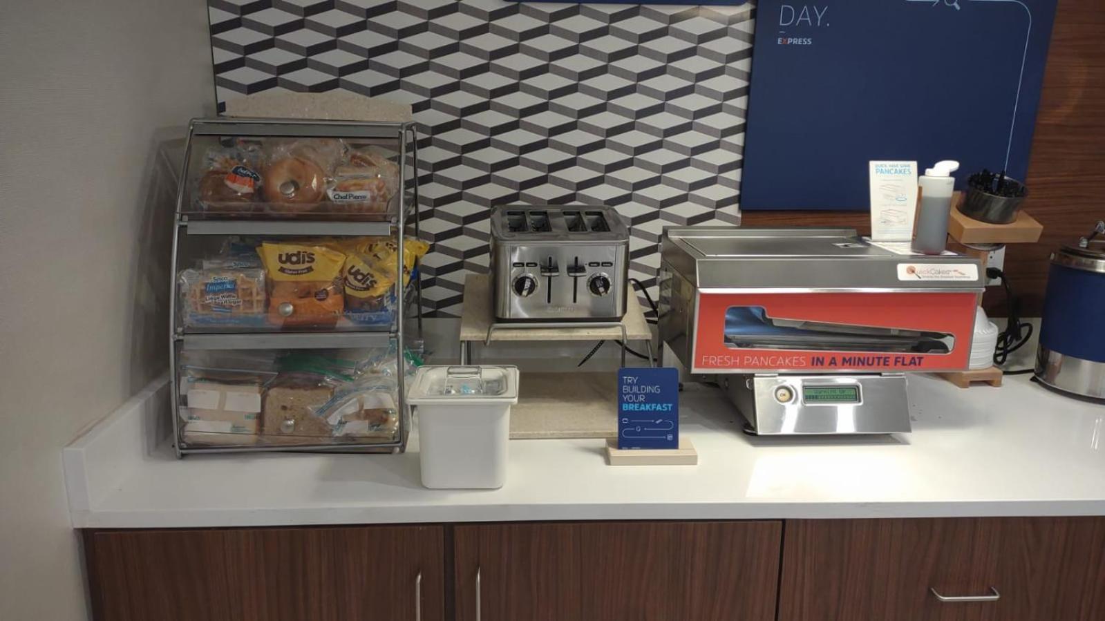 Holiday Inn Express And Suites Chicago West - St Charles By Ihg Сент-Чарльз Экстерьер фото